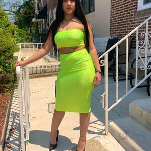 🎉SALE🎉Rhinestone neon skirt set (neon green)